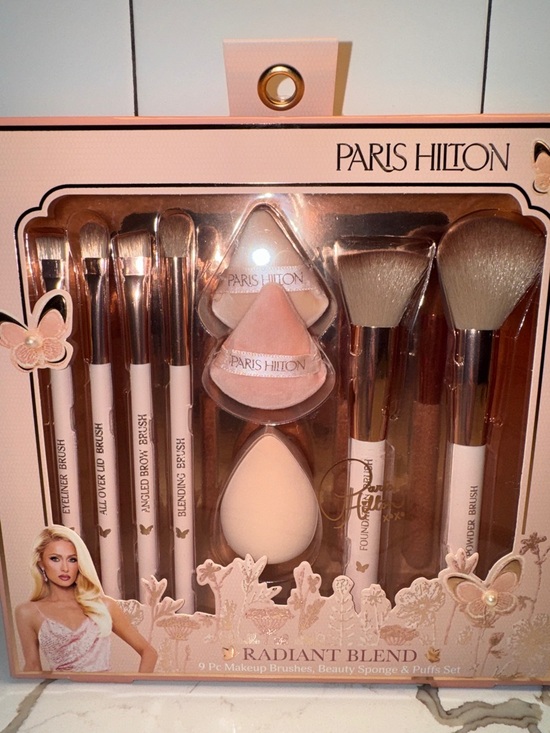Paris Hilton Other - Paris Hilton Radiant Blend 9-Piece Makeup Brush & Sponge Set